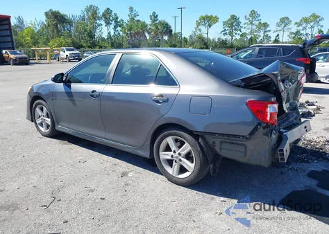 2012 Toyota Camry Se z USA, uszkodzony, nr VIN 4T1BF1FK2CU151453